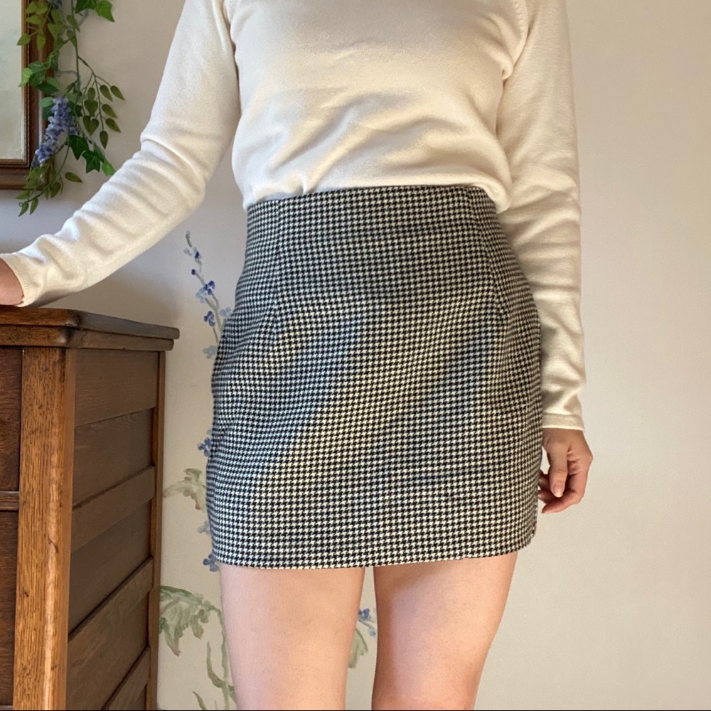 Liz Claiborne patterned mini skirt